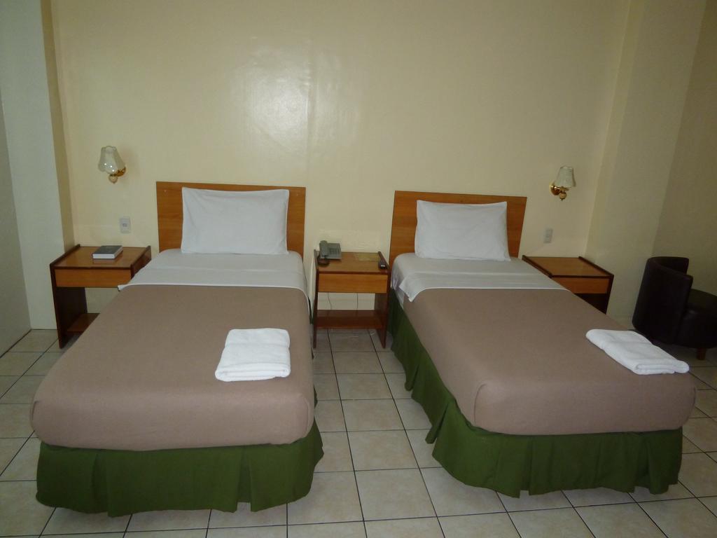 Sequoia Inn Davao City Quarto foto