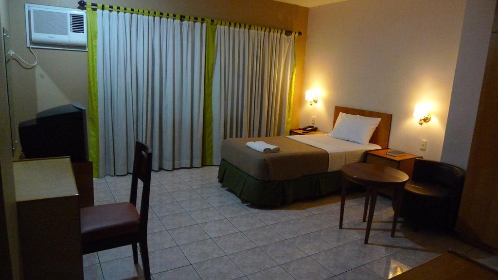 Sequoia Inn Davao City Quarto foto