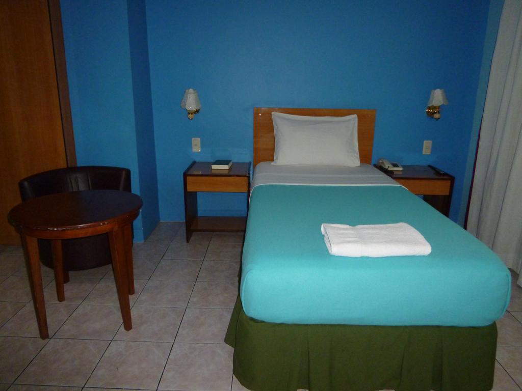 Sequoia Inn Davao City Quarto foto